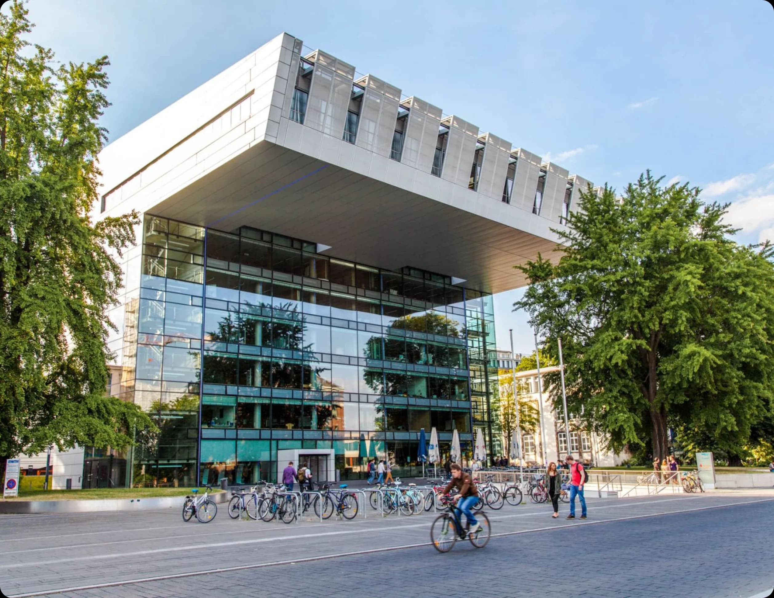 Postgraduate students gaining internship experience in German universities
